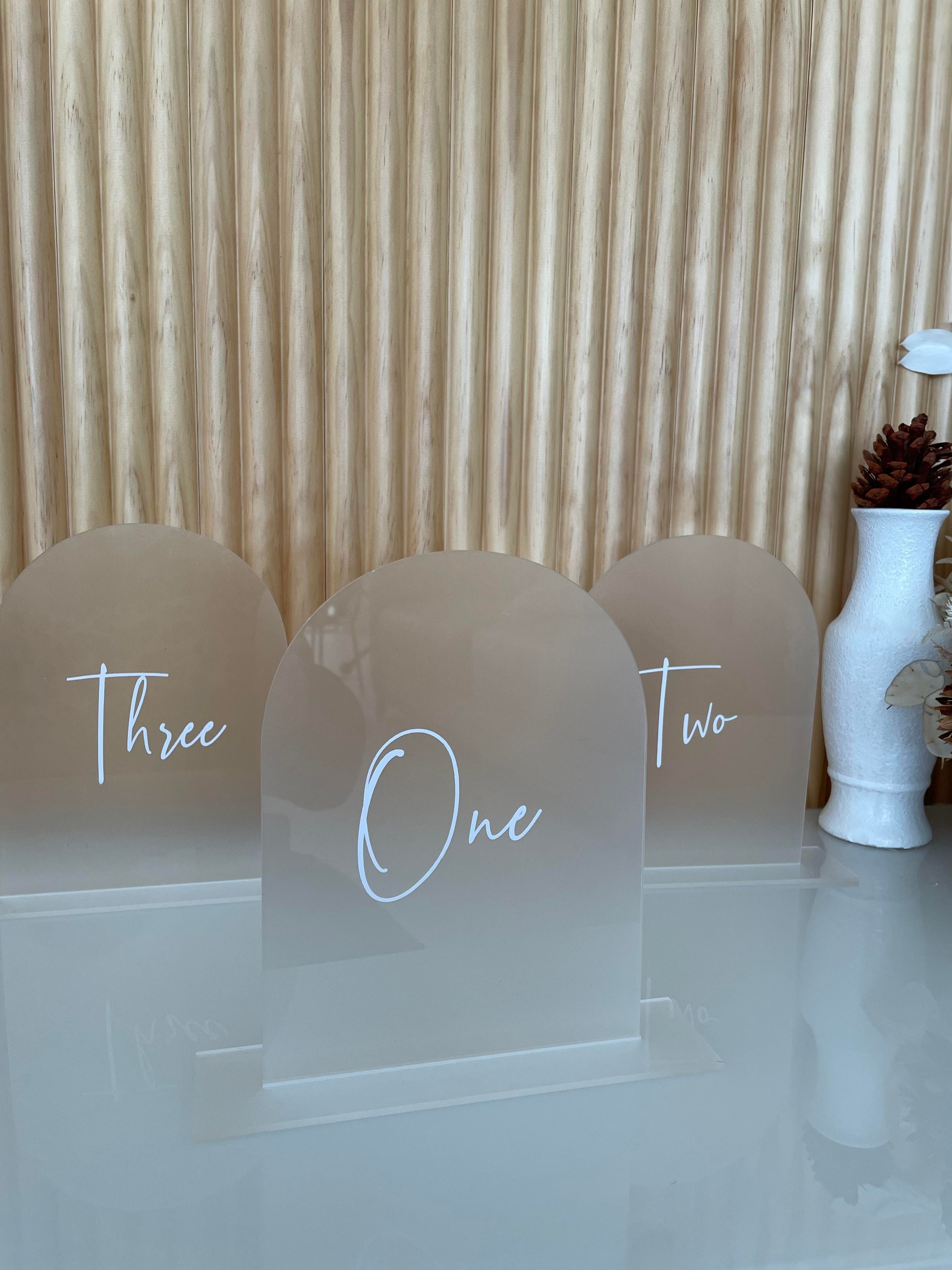 Frosted Arch Table Number – Adelaide Wedding Hire